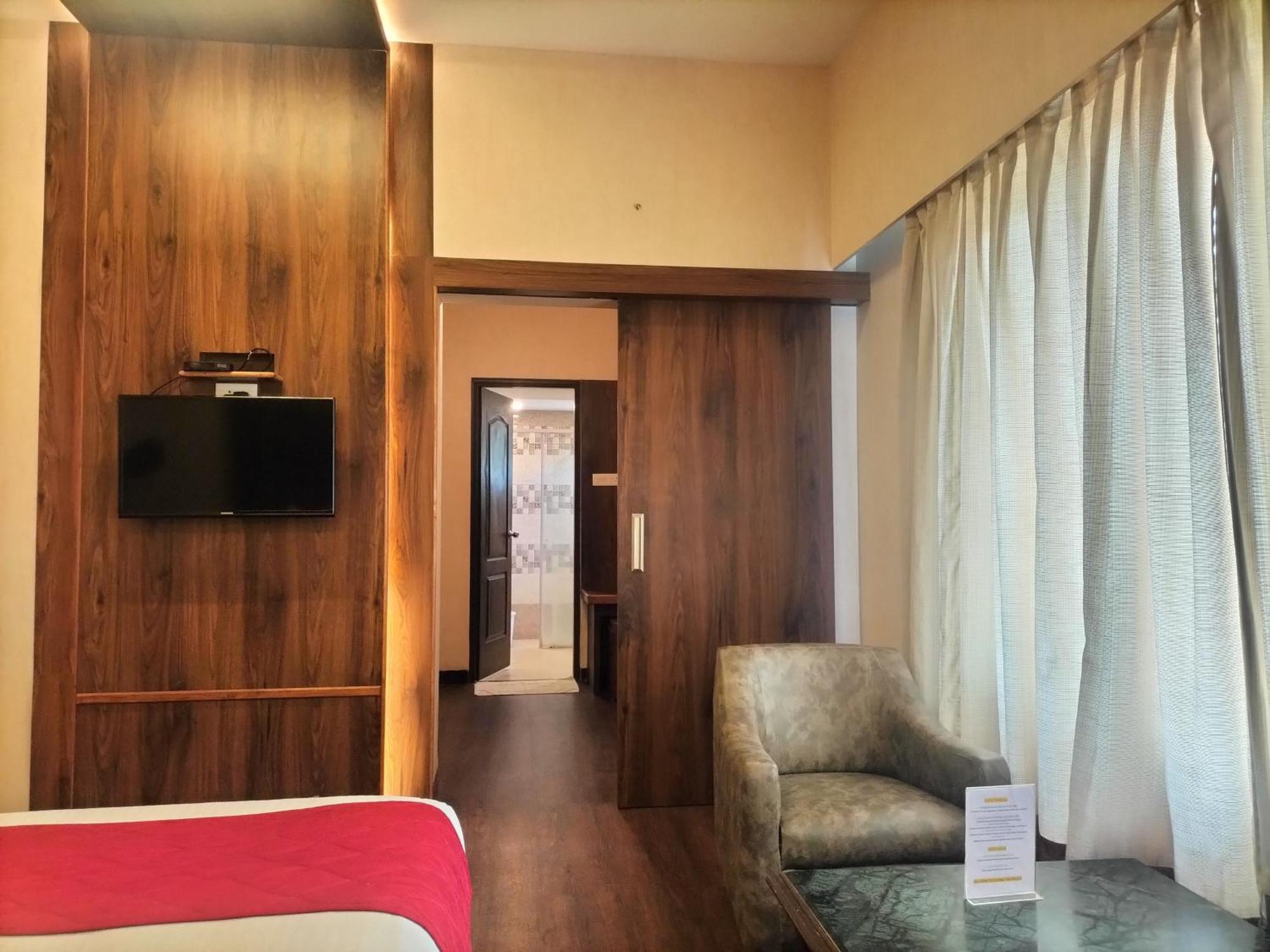 Zip By Spree Hotels Surabi International Vellore Exteriör bild