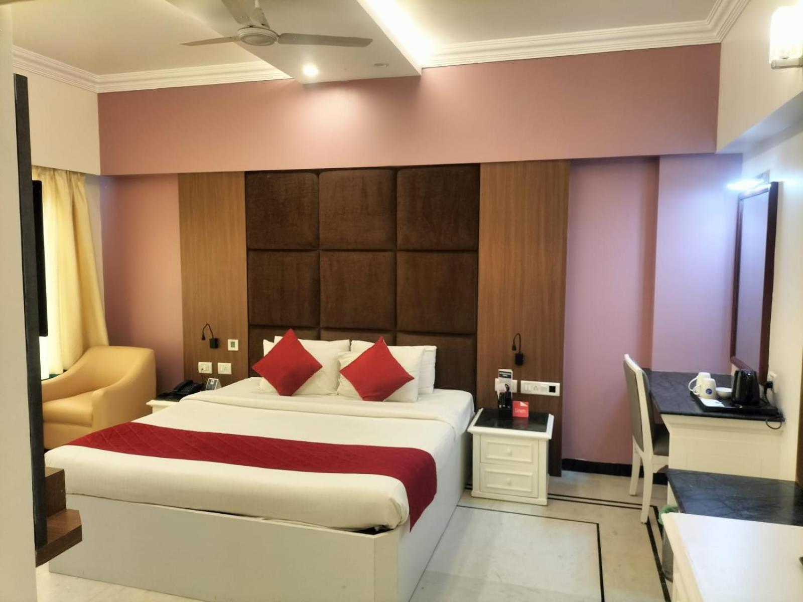 Zip By Spree Hotels Surabi International Vellore Exteriör bild
