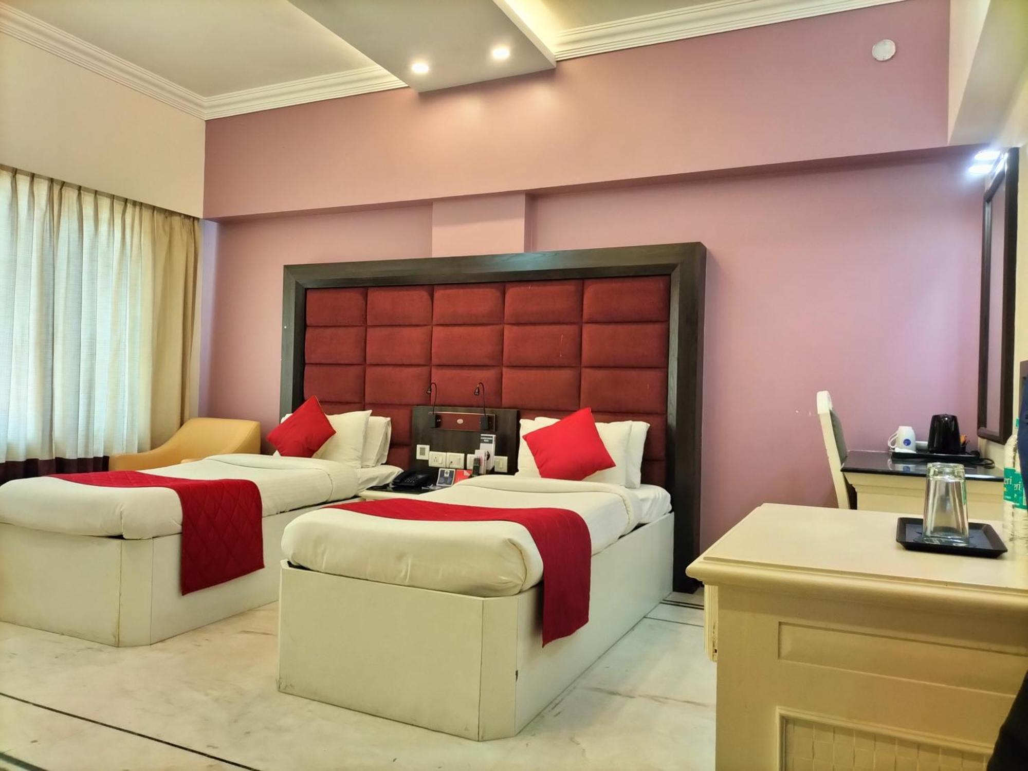 Zip By Spree Hotels Surabi International Vellore Exteriör bild