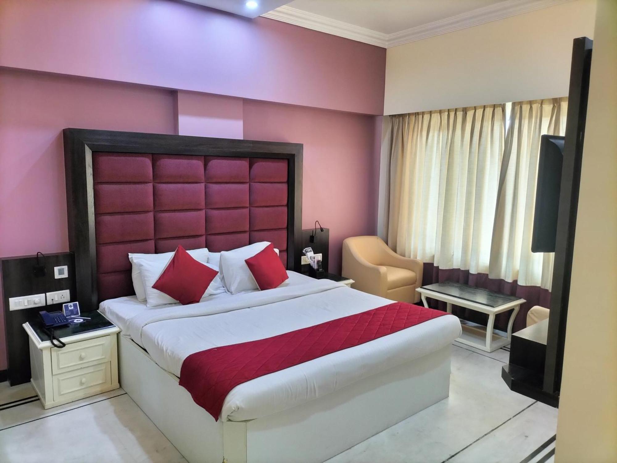 Zip By Spree Hotels Surabi International Vellore Exteriör bild