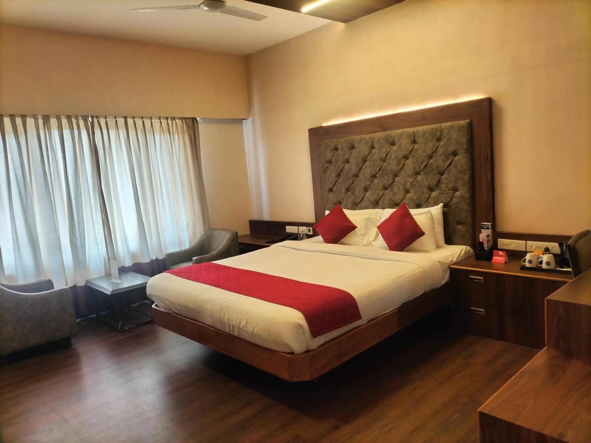 Zip By Spree Hotels Surabi International Vellore Exteriör bild