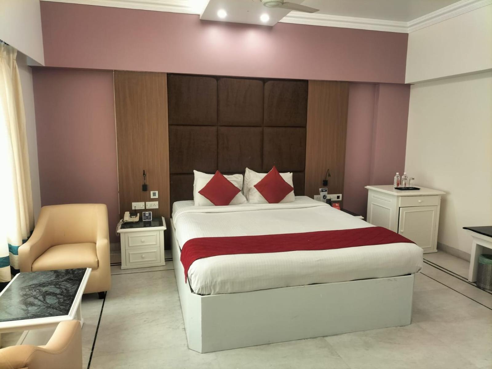 Zip By Spree Hotels Surabi International Vellore Exteriör bild
