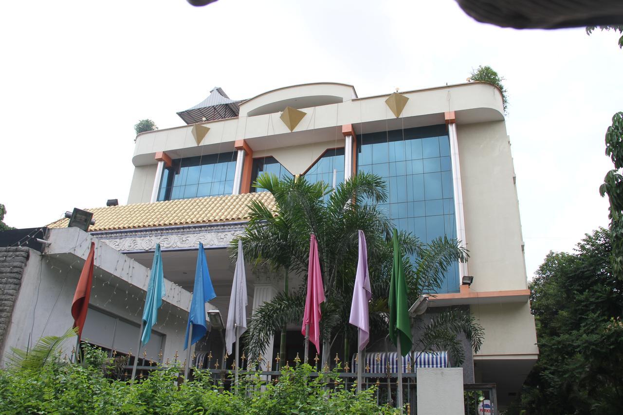 Zip By Spree Hotels Surabi International Vellore Exteriör bild